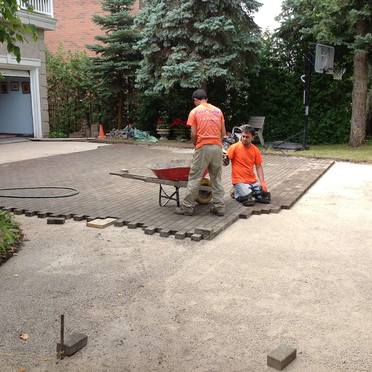 Interlocking stone installation